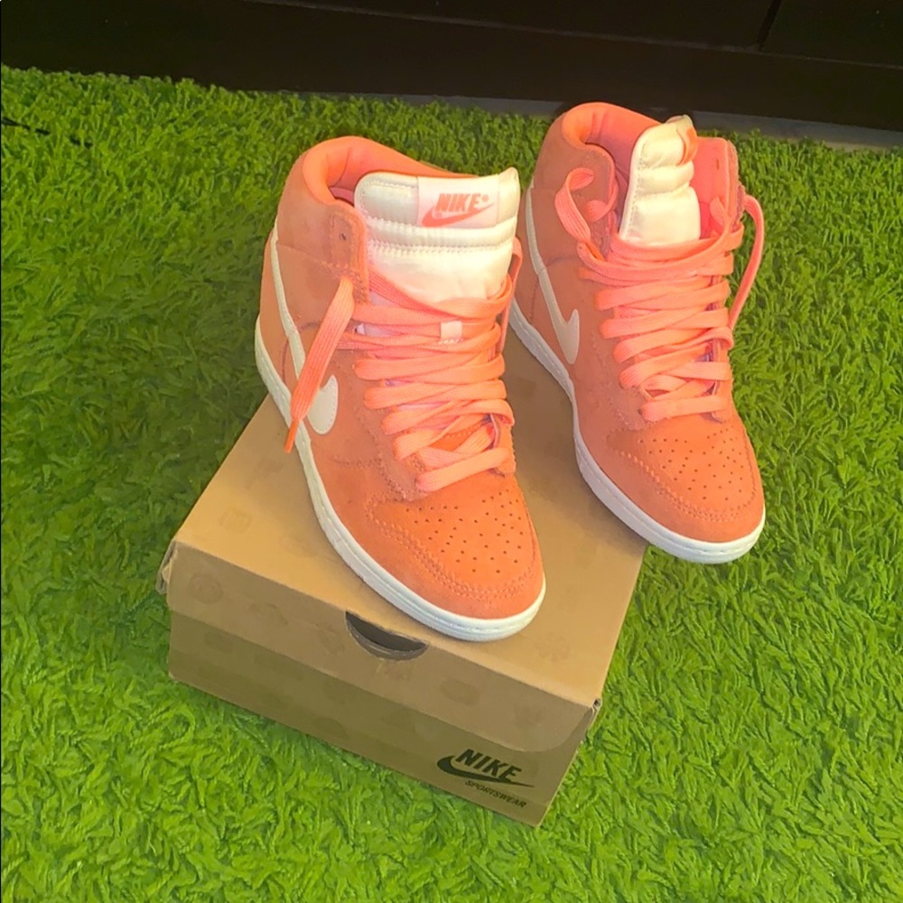 Nike Sky Hi Dunks